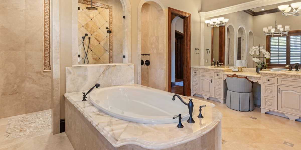 Disney mansion full bathroom