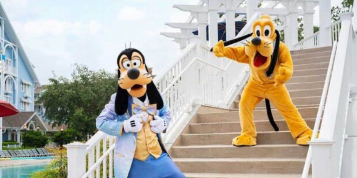 Disney Characters Goofy and Pluto
