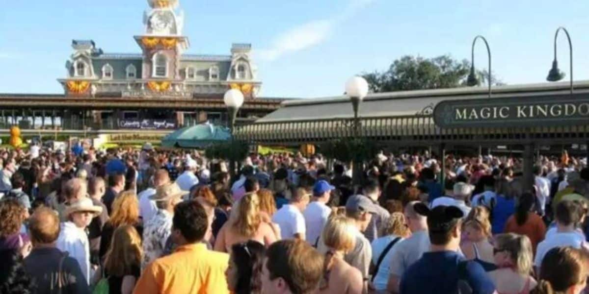 Crowds At Walt Disney World