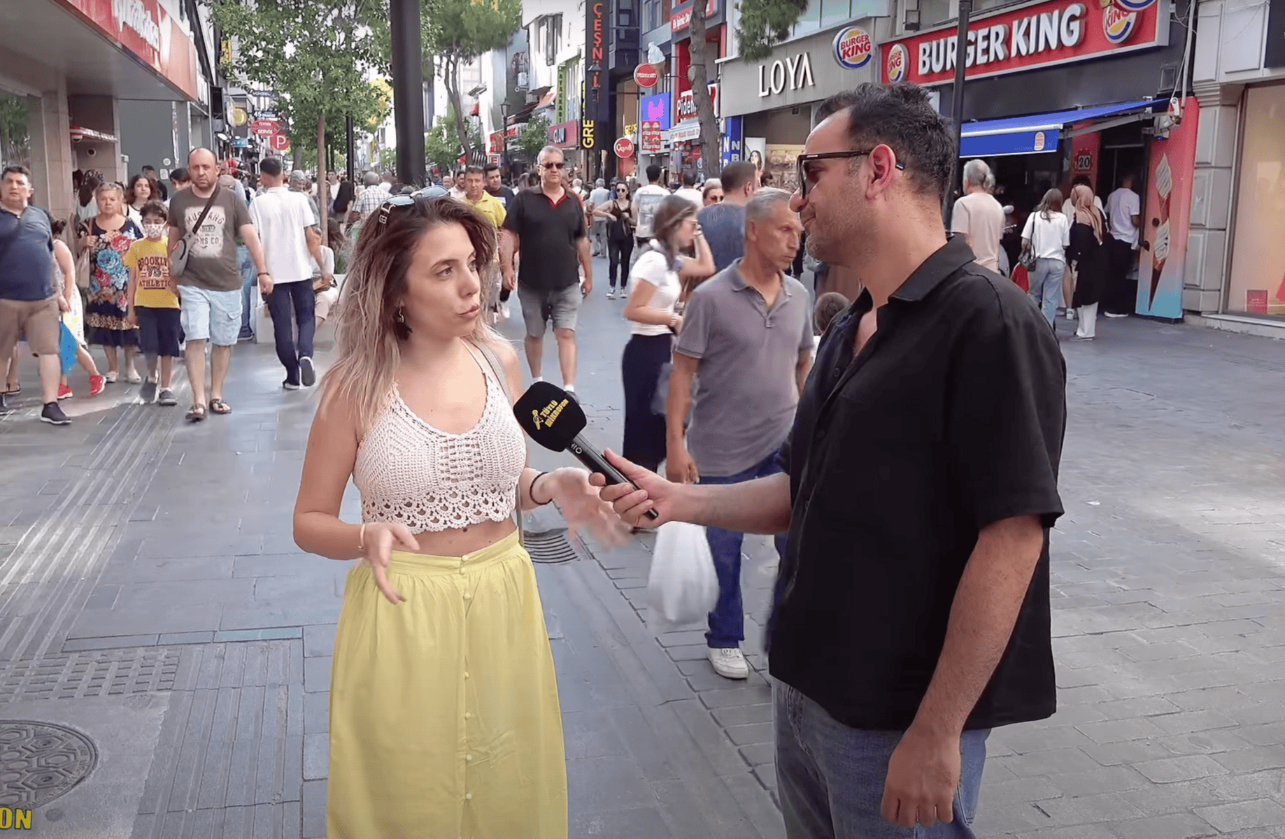 Frau nach Straßenumfrage in der Türkei verurteilt