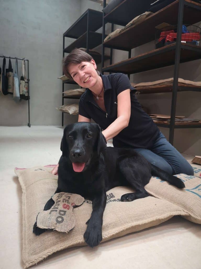 amigo-hundebett-flummi-weinvierteil-nachhaltig-schafwolle
