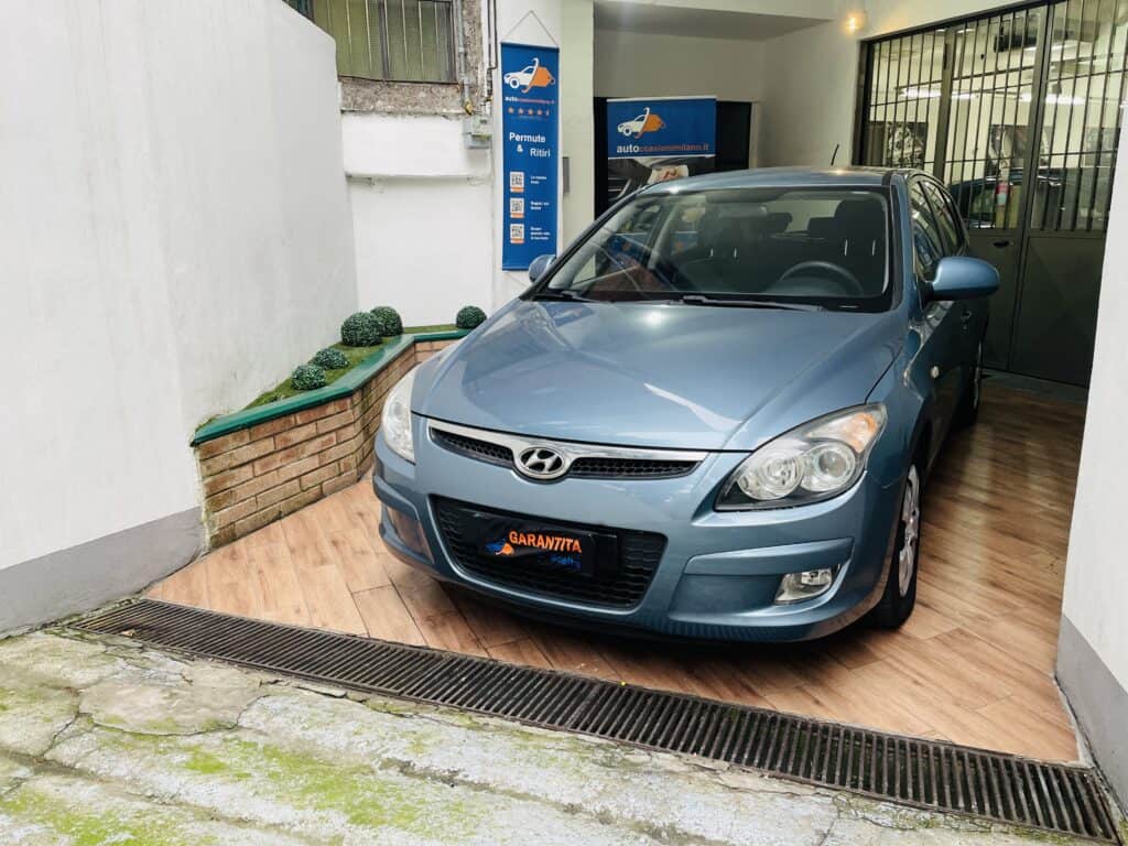 2 HYUNDAI i30 GPL 2009 NEOPATENTATI