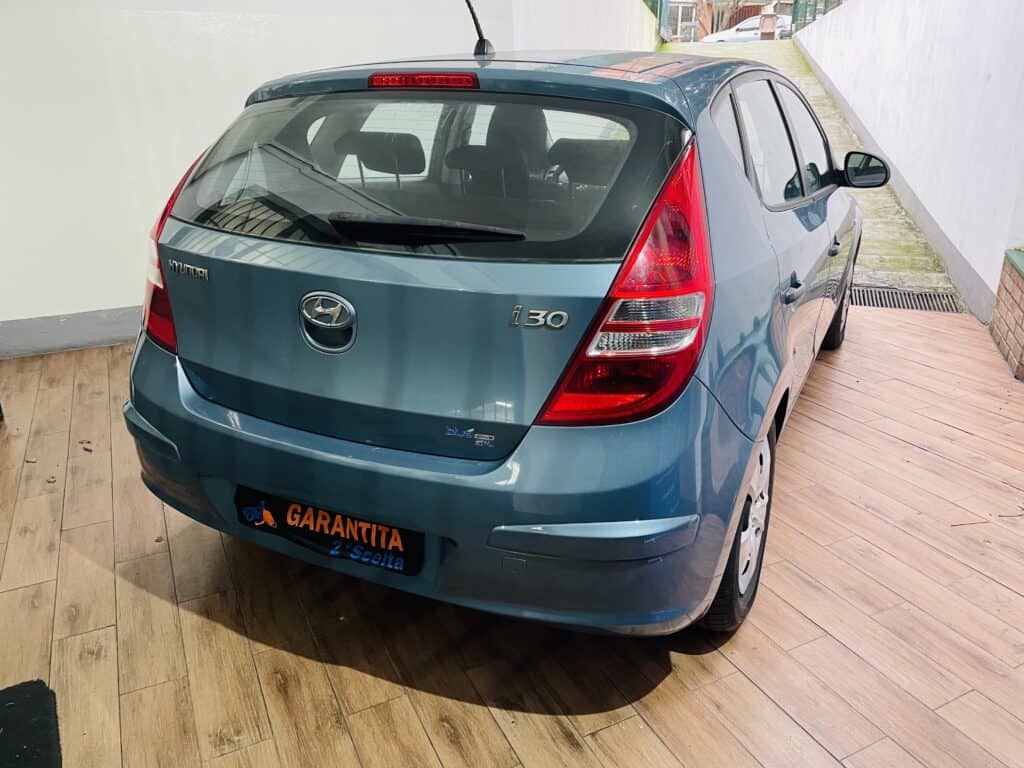 6 HYUNDAI i30 GPL 2009 NEOPATENTATI