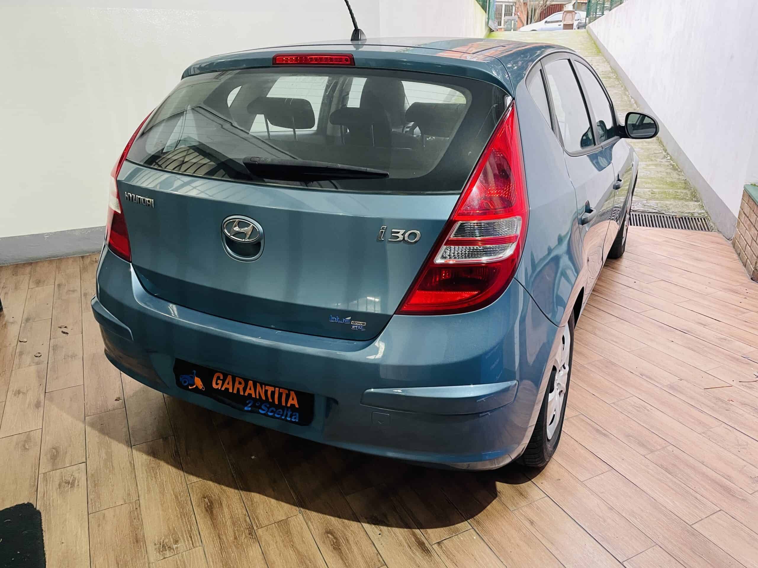 6 HYUNDAI i30 GPL 2009 NEOPATENTATI