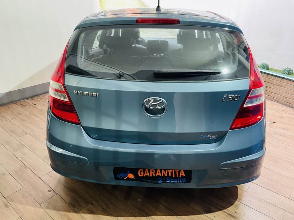8 HYUNDAI i30 GPL 2009 NEOPATENTATI