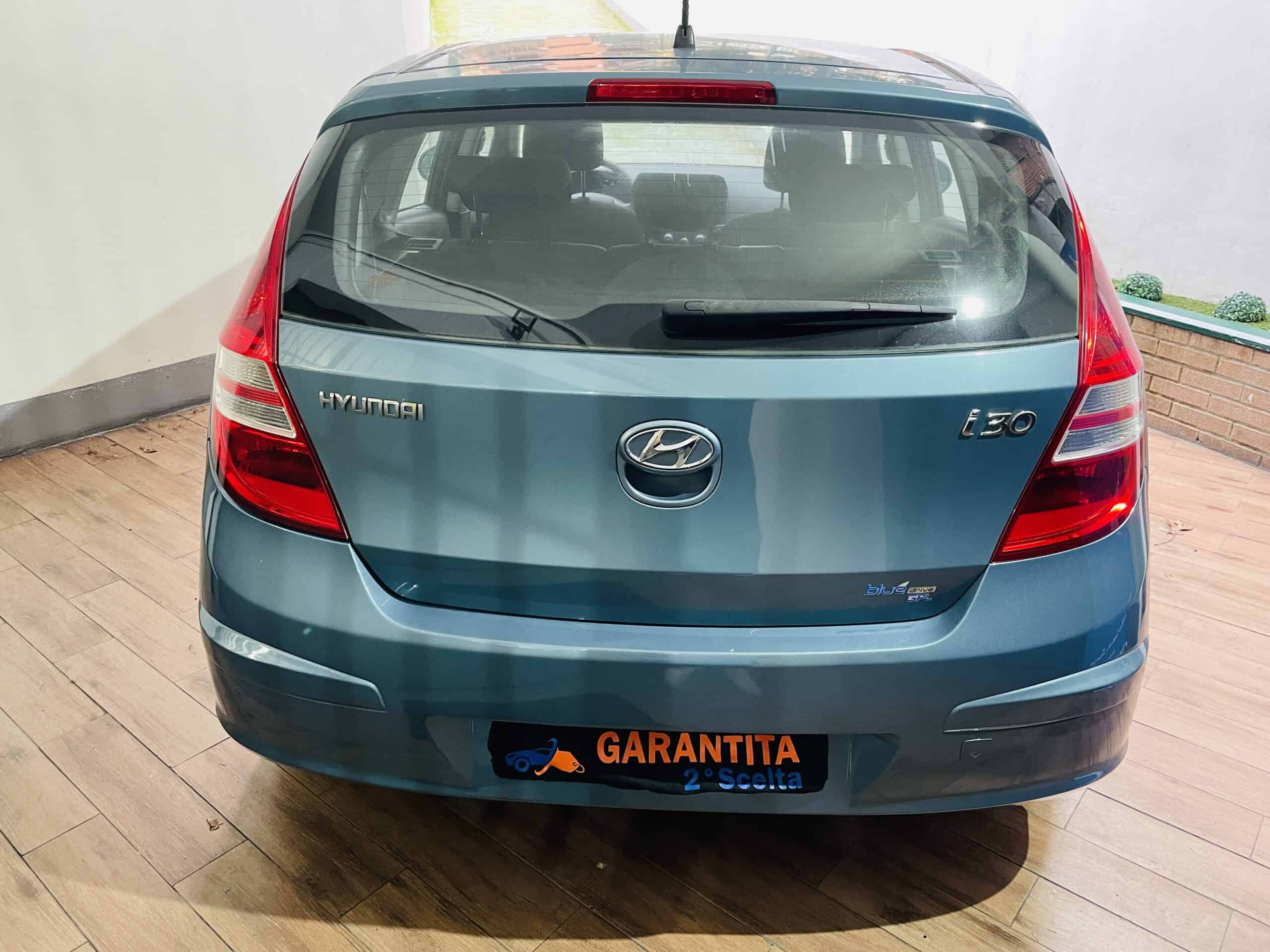 8 HYUNDAI i30 GPL 2009 NEOPATENTATI
