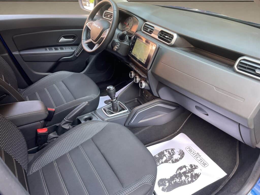 11 DACIA DUSTER 2023 BENZINA 13000KM UNICO PROPRIETARIO