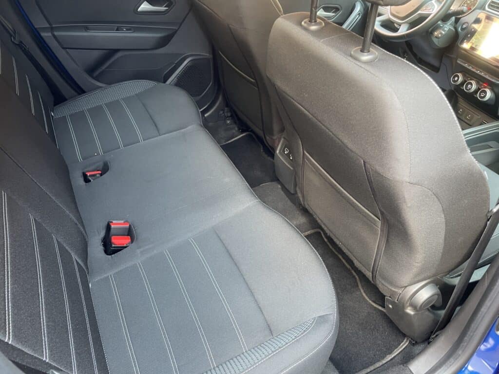 12 DACIA DUSTER 2023 BENZINA 13000KM UNICO PROPRIETARIO