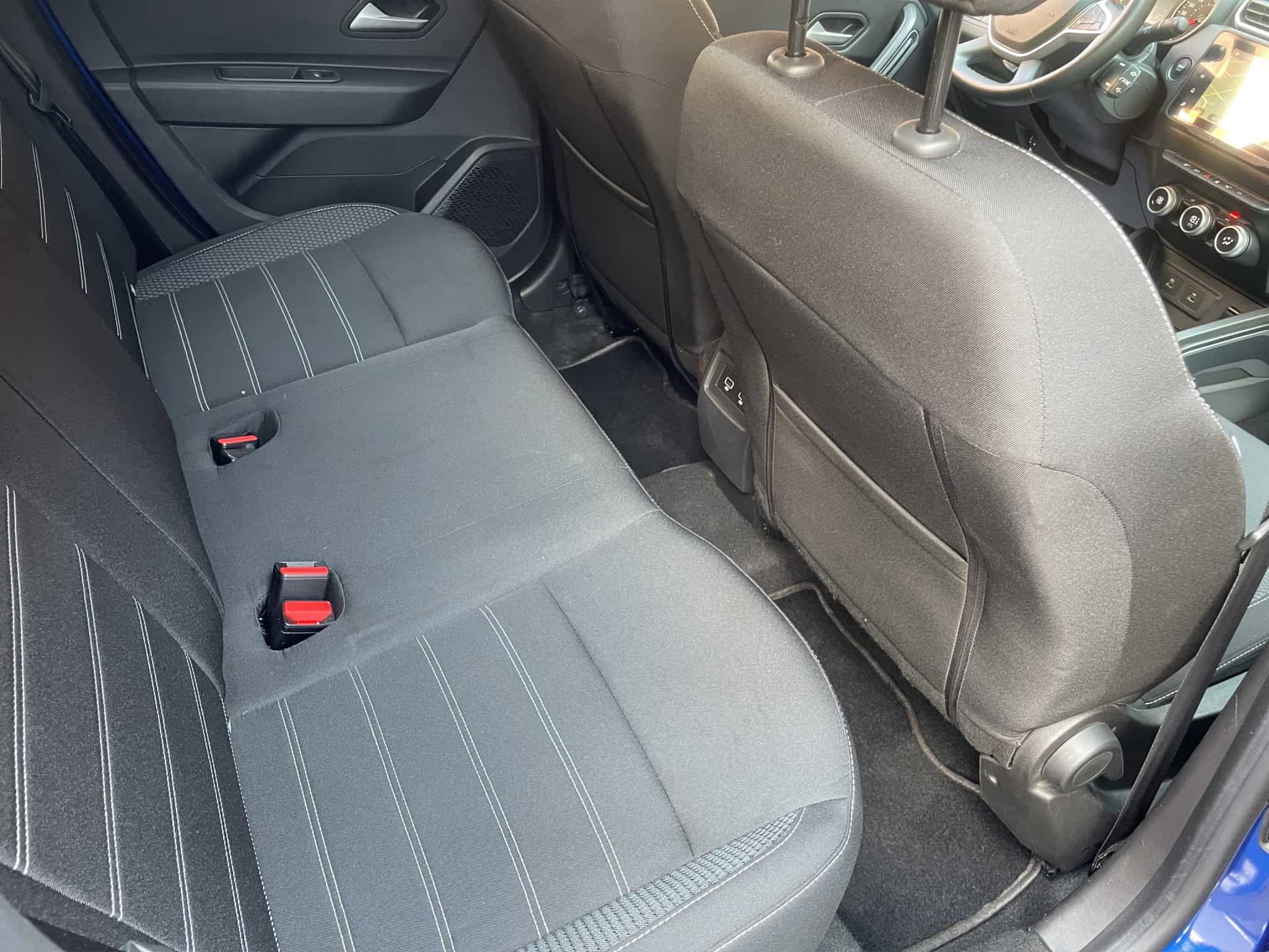 12 DACIA DUSTER 2023 BENZINA 13000KM UNICO PROPRIETARIO