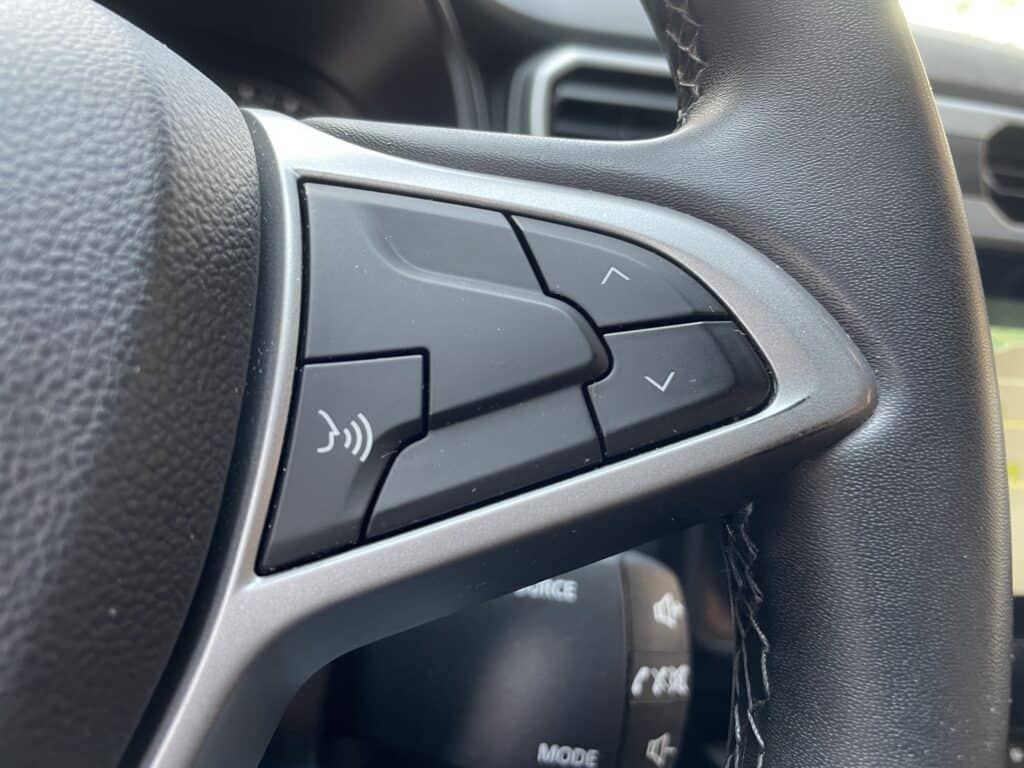 19 DACIA DUSTER 2023 BENZINA 13000KM UNICO PROPRIETARIO ACCESSORI
