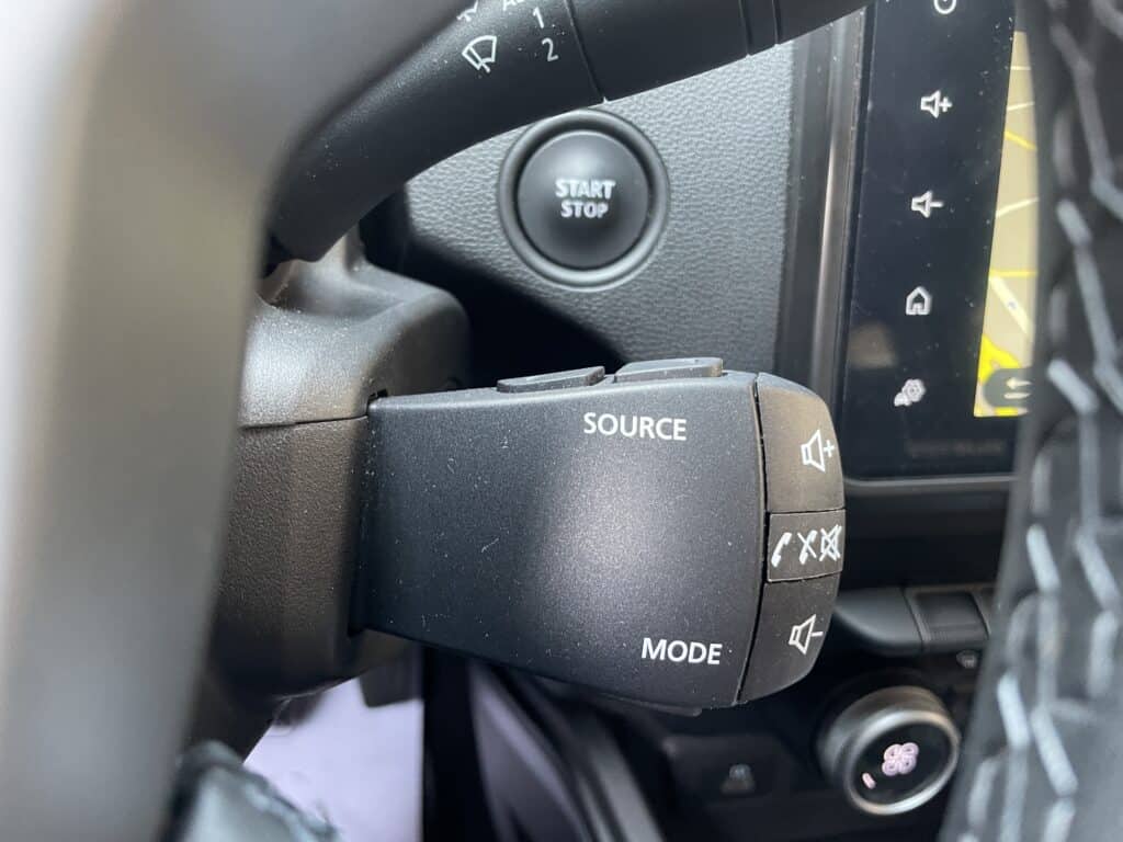 20 DACIA DUSTER 2023 BENZINA 13000KM UNICO PROPRIETARIO ACCESSORI