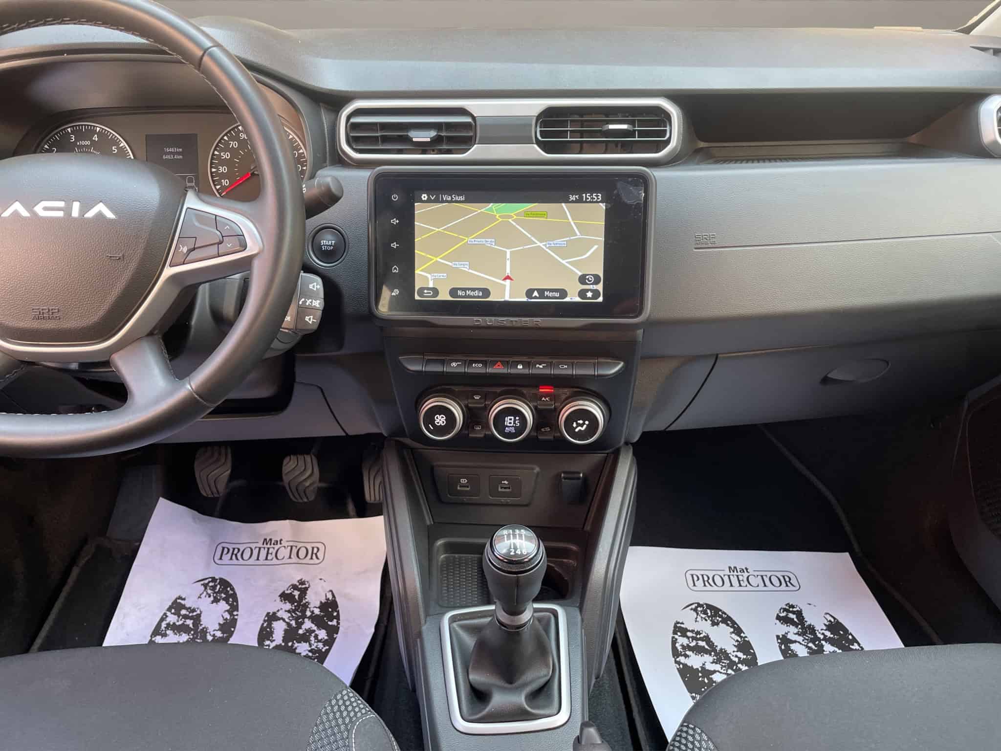 22 DACIA DUSTER 2023 BENZINA 13000KM UNICO PROPRIETARIO ACCESSORI