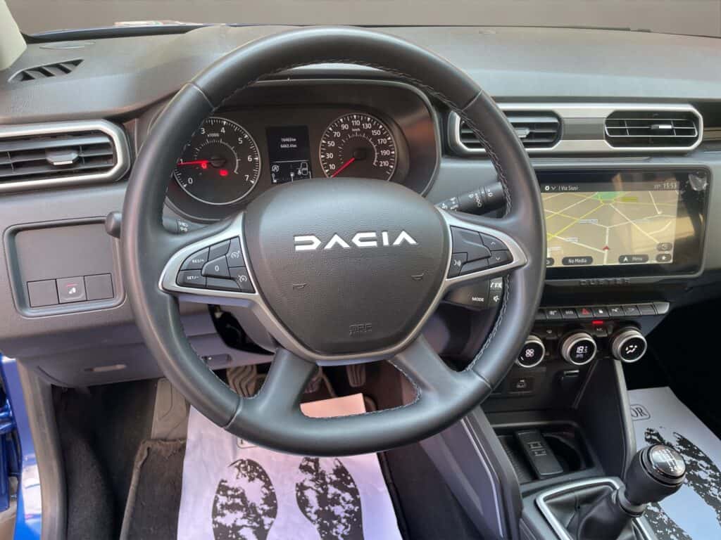 27 DACIA DUSTER 2023 BENZINA 13000KM UNICO PROPRIETARIO ACCESSORI
