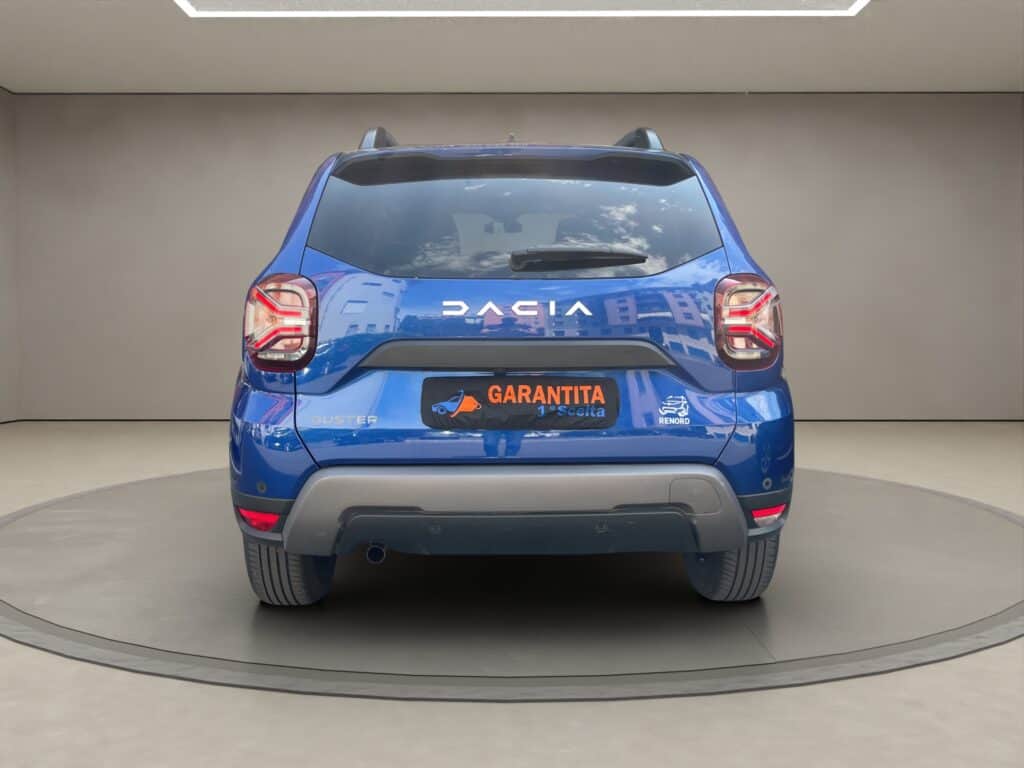 8 DACIA DUSTER 2023 BENZINA 13000KM UNICO PROPRIETARIO