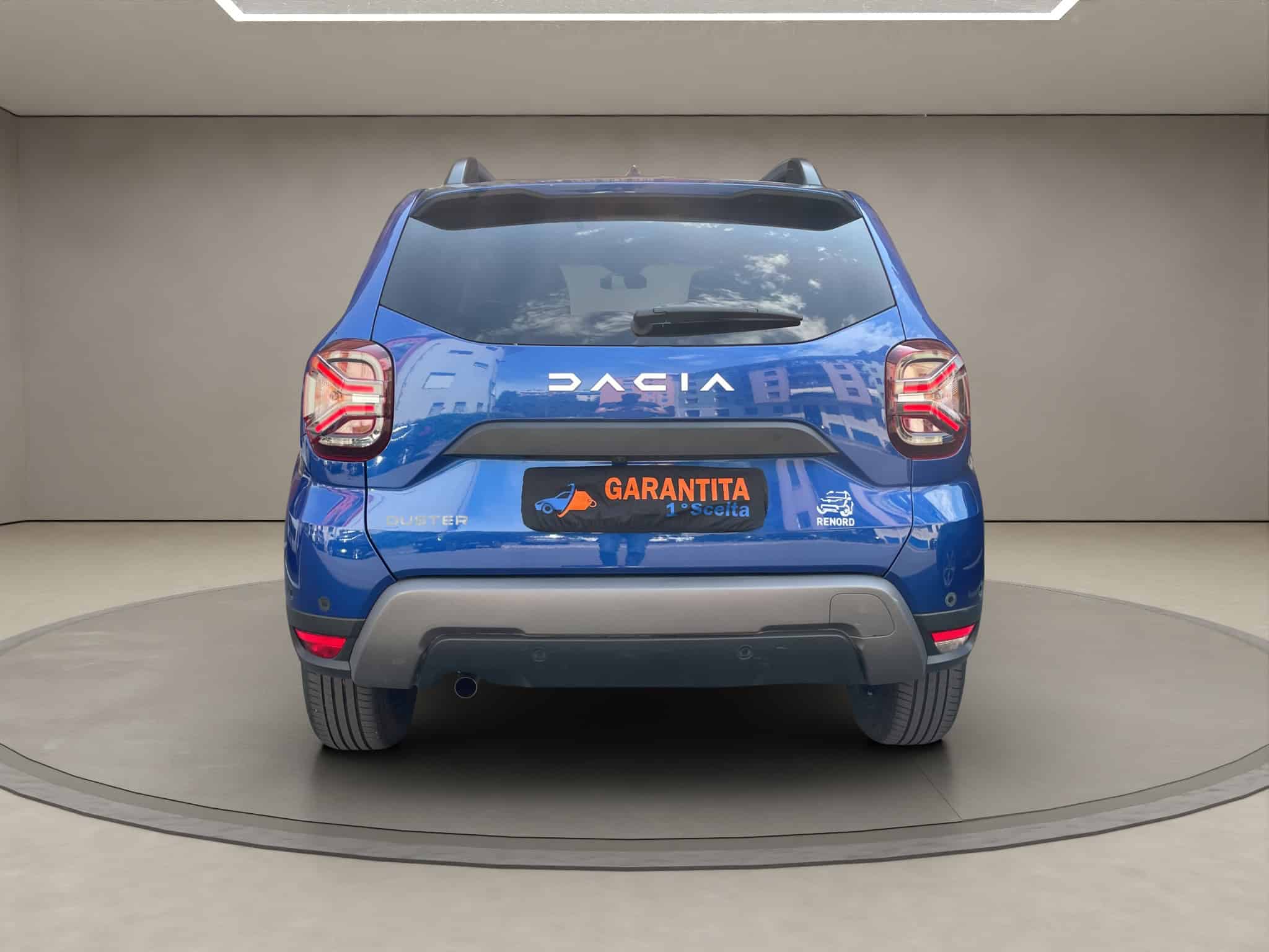 8 DACIA DUSTER 2023 BENZINA 13000KM UNICO PROPRIETARIO