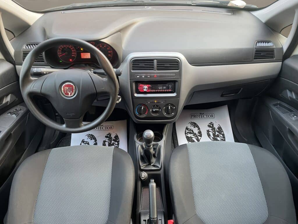 11 fiat punto 2013 benzina unico proprietario neopatentati