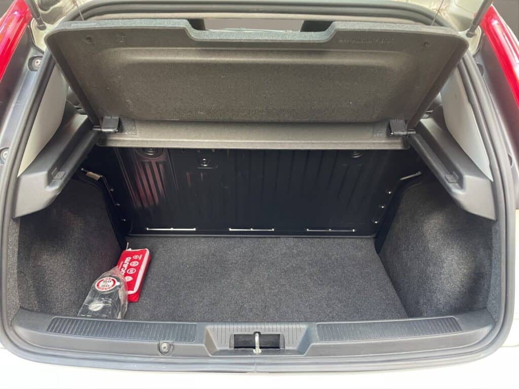 14 fiat punto 2013 benzina unico proprietario neopatentati