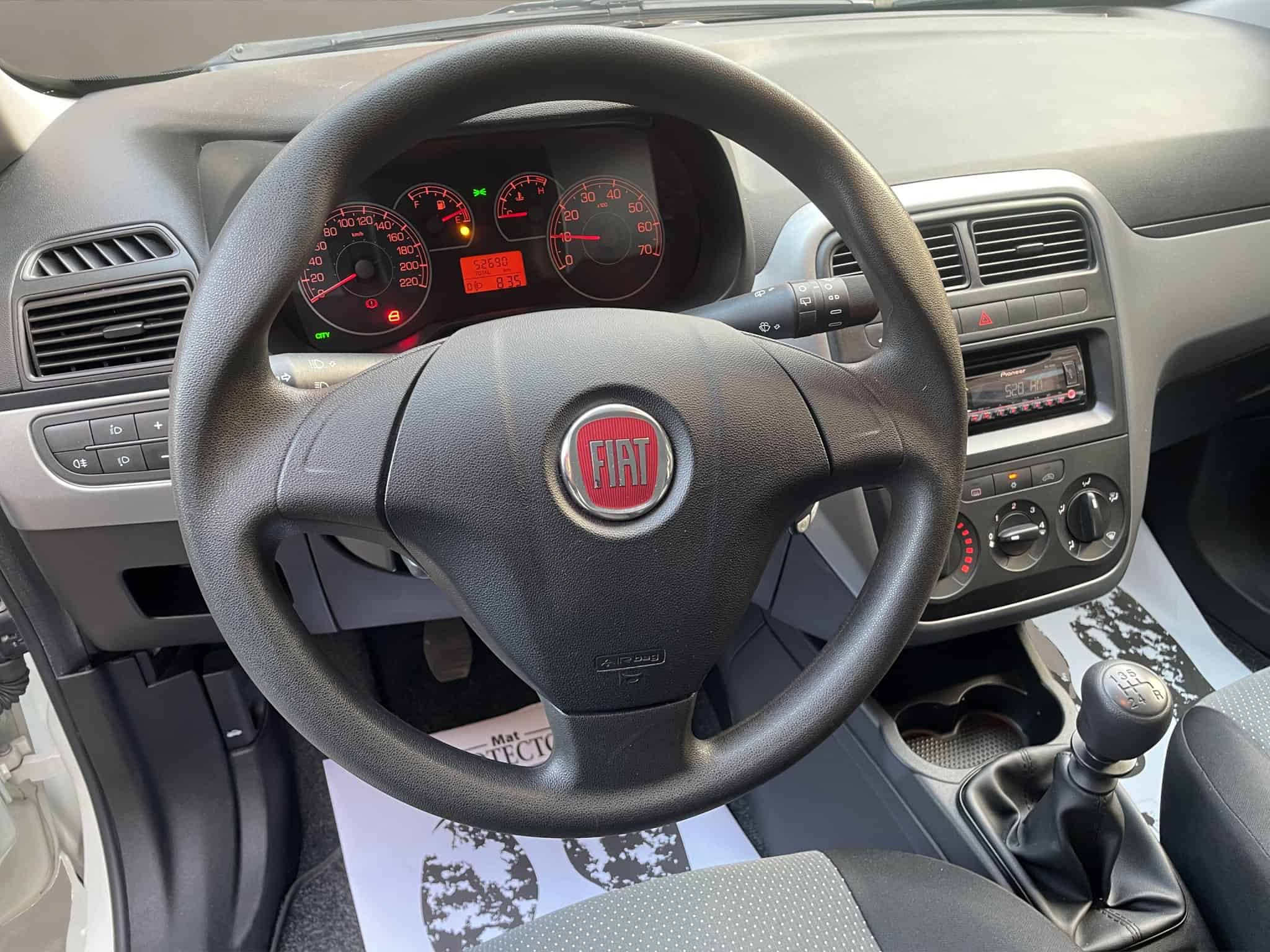 22 fiat punto 2013 benzina unico proprietario neopatentati accessori