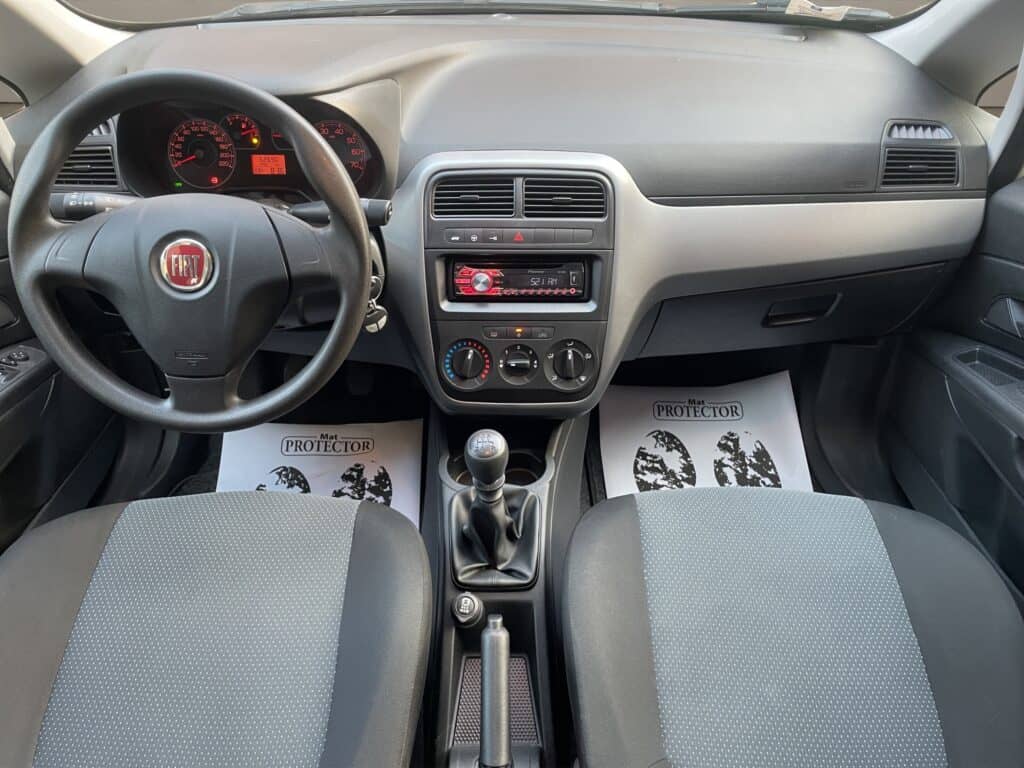 23 fiat punto 2013 benzina unico proprietario neopatentati accessori