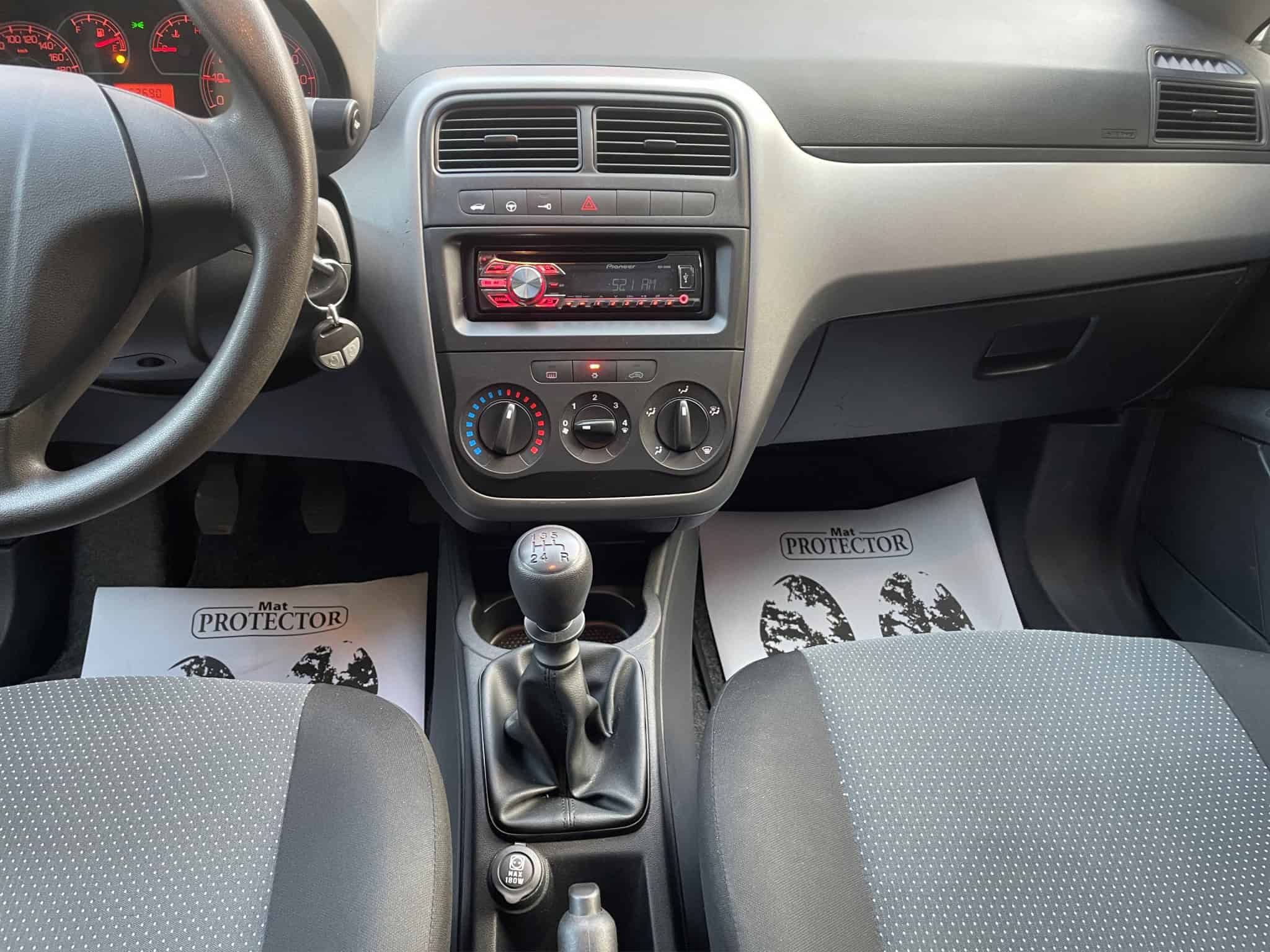 24 fiat punto 2013 benzina unico proprietario neopatentati accessori