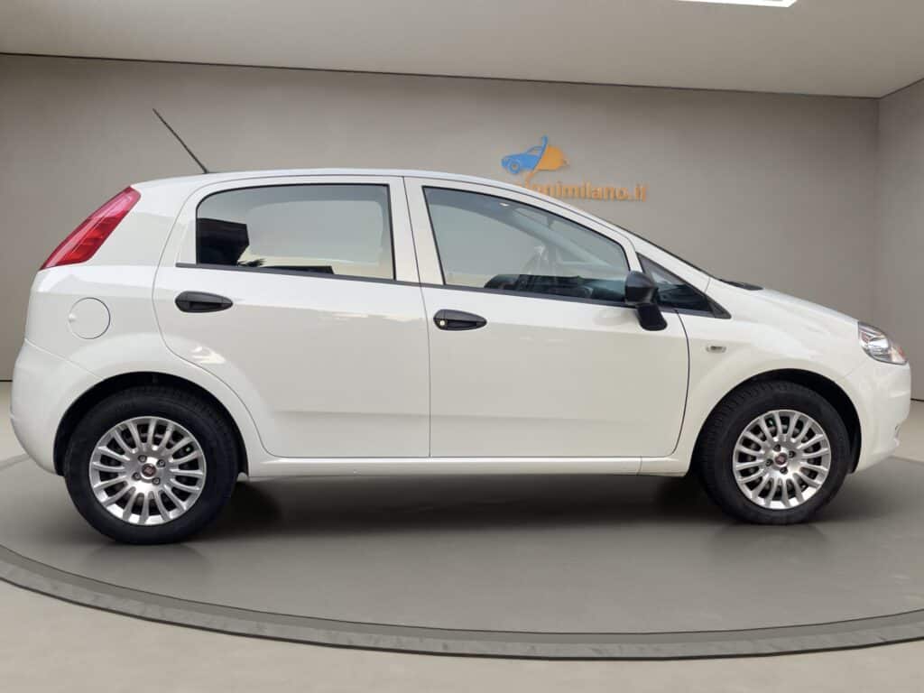 4 fiat punto 2013 benzina unico proprietario neopatentati