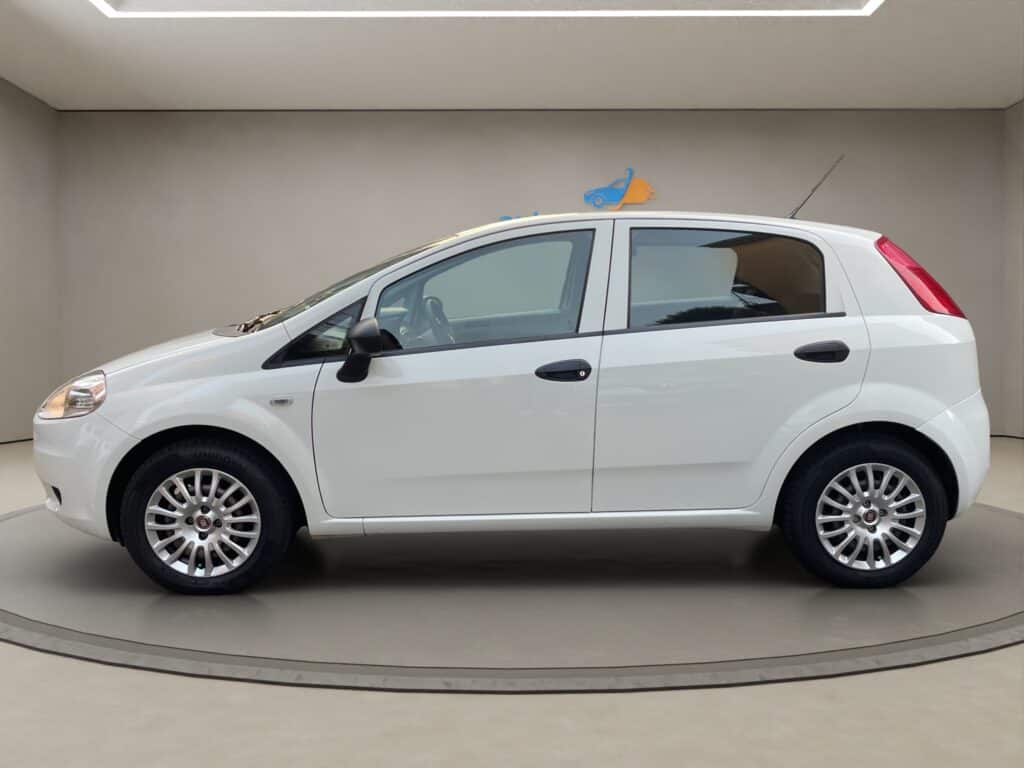 5 fiat punto 2013 benzina unico proprietario neopatentati