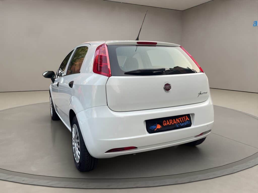 7 fiat punto 2013 benzina unico proprietario neopatentati