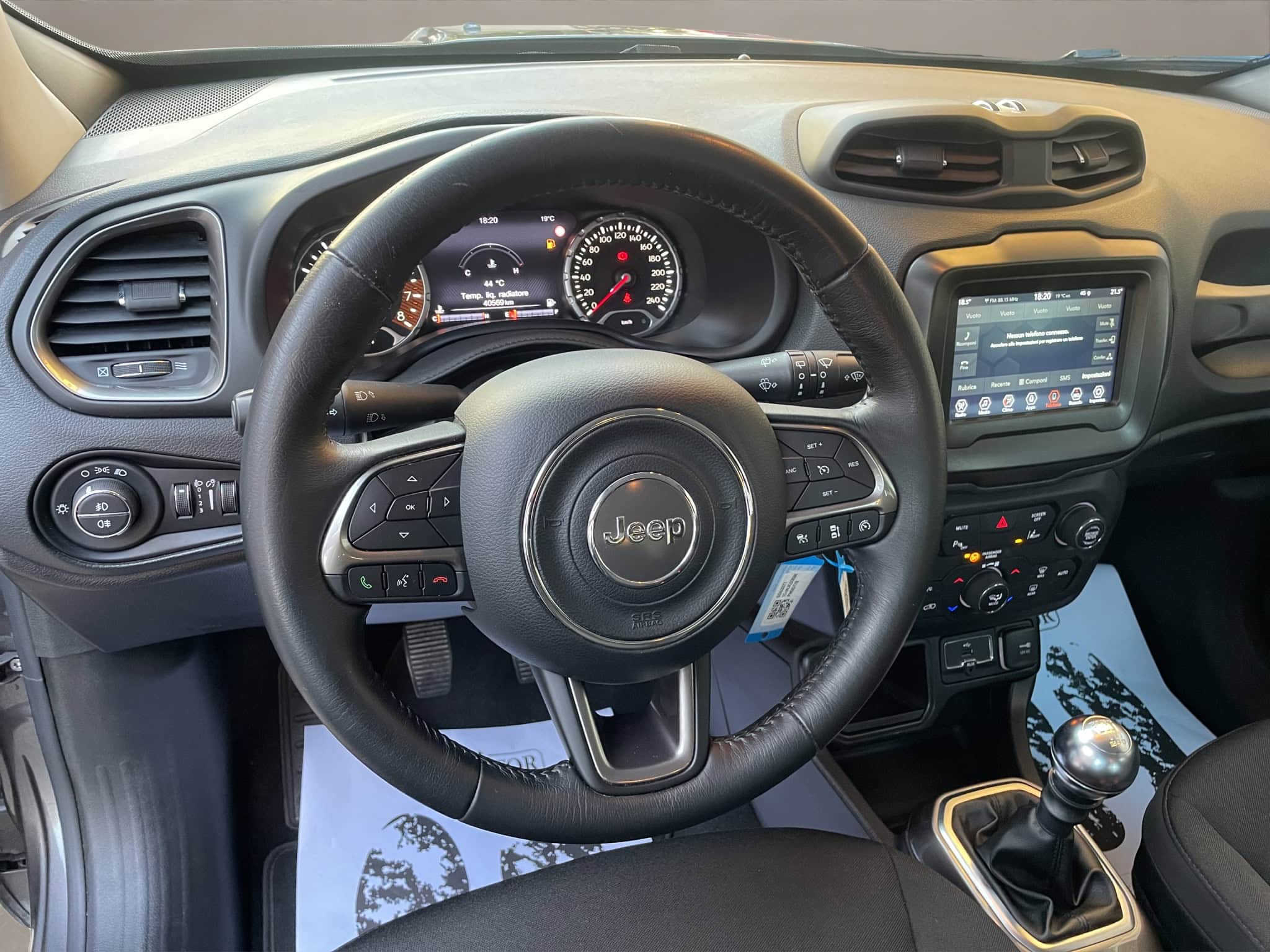28 Jeep renegade 2020 benzina 40000km unico proprietario accessori