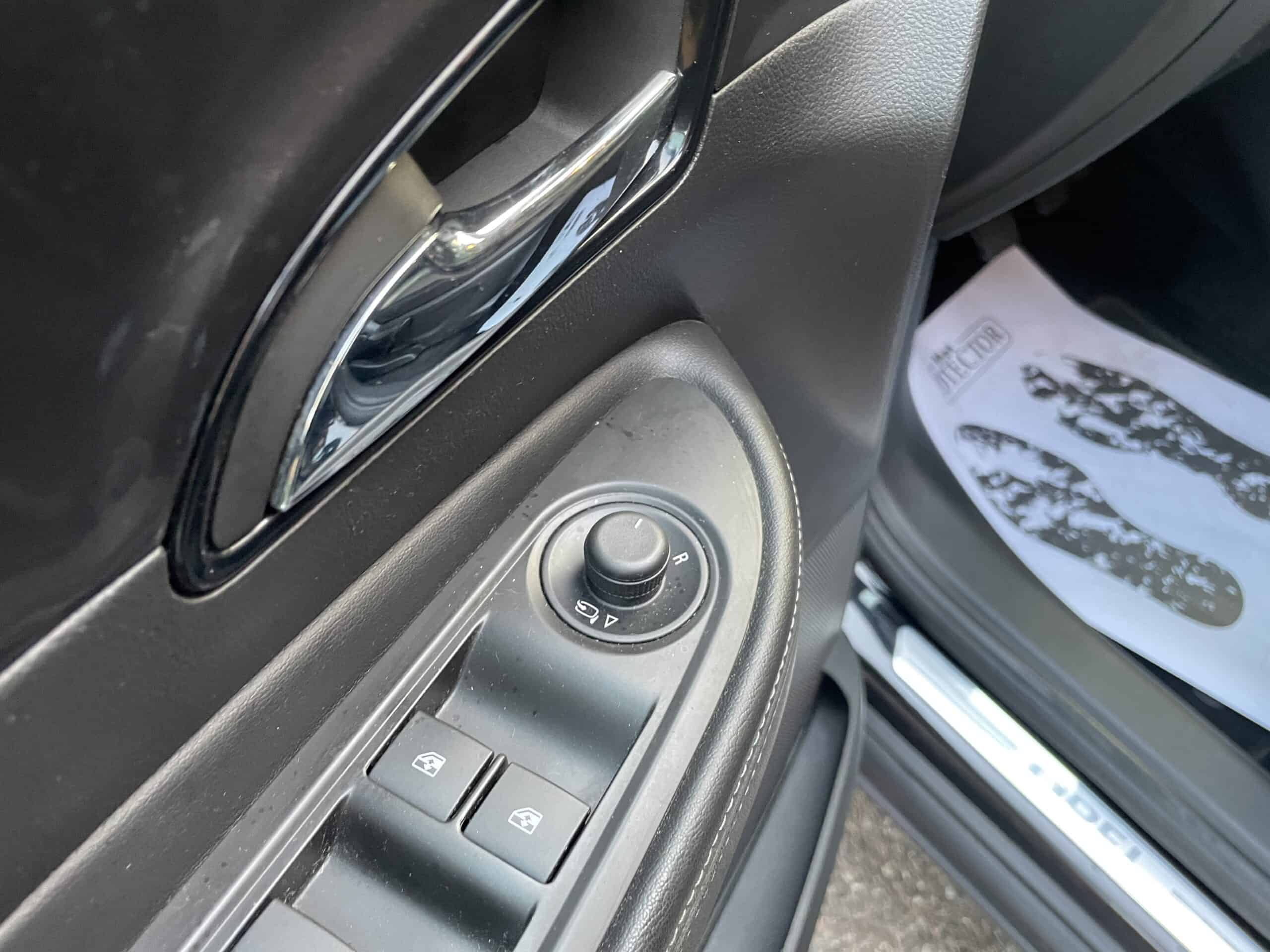 23 opel mokka x 2018 benzina neopatentati accessori
