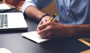 Break into Freelance Writing, makealivingwriting.com