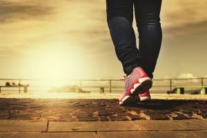 Find freelance writing clients while you exercise. Makealivingwriting.com