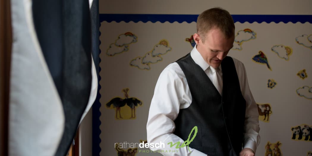 spring wedding at barn at overlook