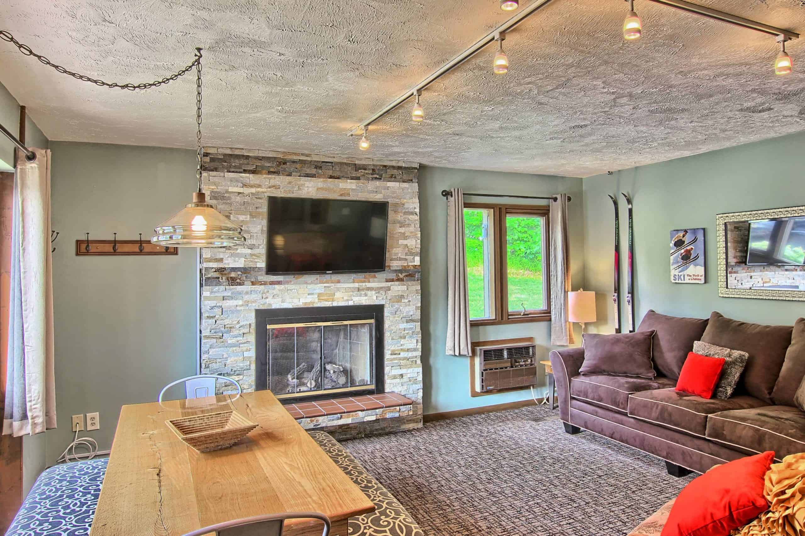 Mountain Villa 365S is a picture of the Living Room