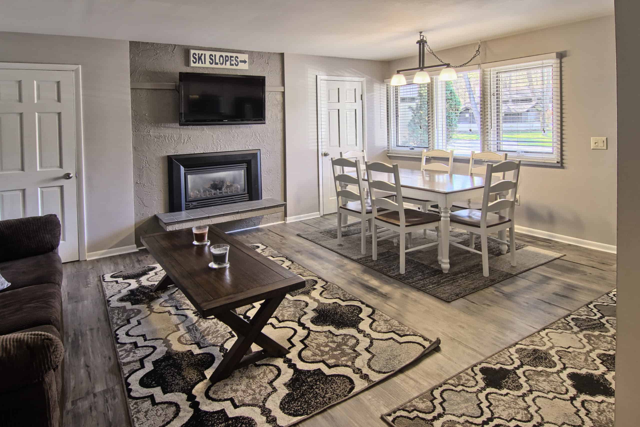 Mountain Villa 542L is a picture of the Living Room