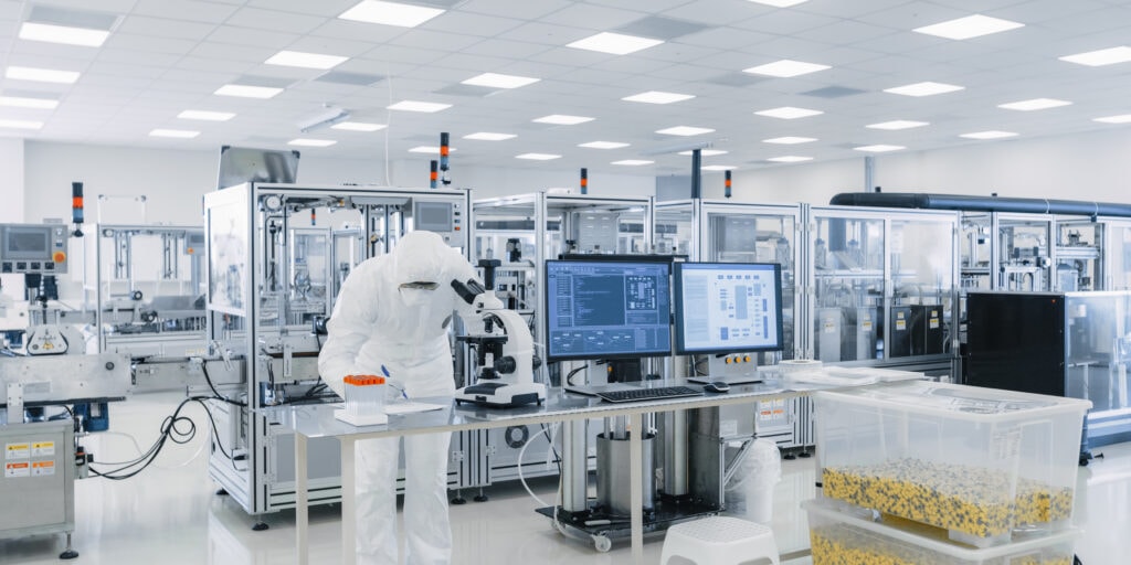 Nowoczesna produkcja kapsułek softgel – IOC, producent kapsułek miękkich z pełną personalizacją kształtów, kolorów i smaków.