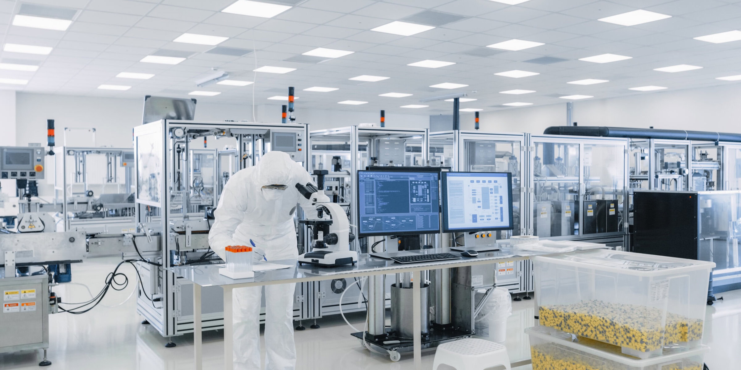 Nowoczesna produkcja kapsułek softgel – IOC, producent kapsułek miękkich z pełną personalizacją kształtów, kolorów i smaków.