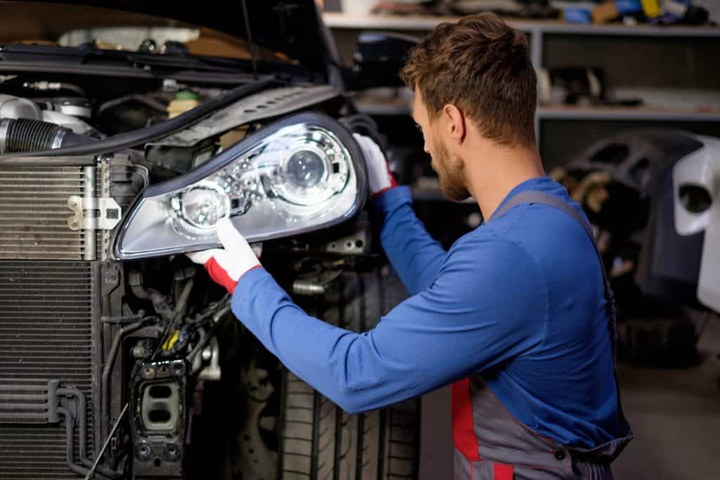 Scheinwerfer wechseln oder reparieren
