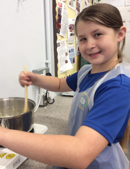 Y4 Chefs Make Vegetable Pasta Sauces