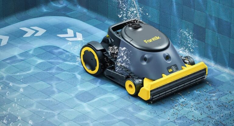 Pool cleaning robot with dual-size wheels and tracks.