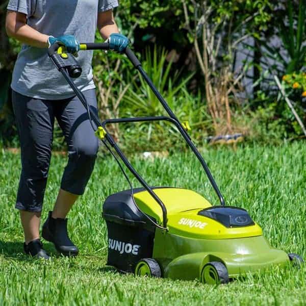 Sun Joe MJ401C 14-Inch 28-Volt Cordless Push Lawn Mower