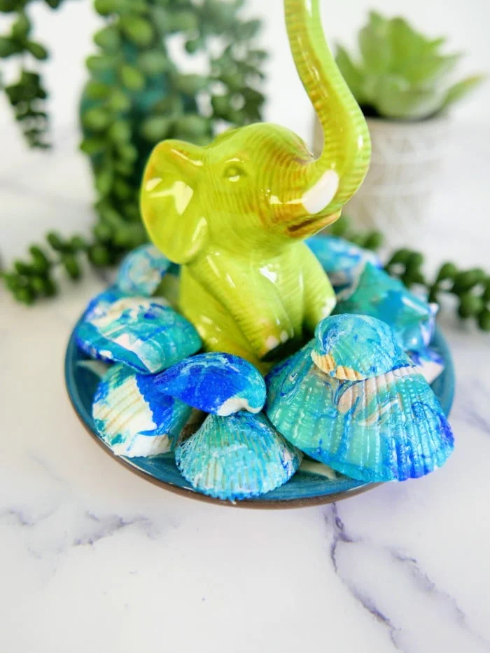 nail polish dipped marbled seashell decor