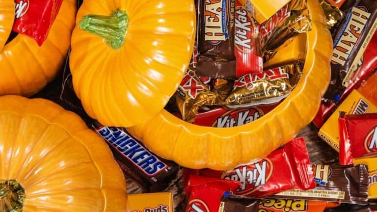 halloween candy scavenger hunt 1 1536x864 1