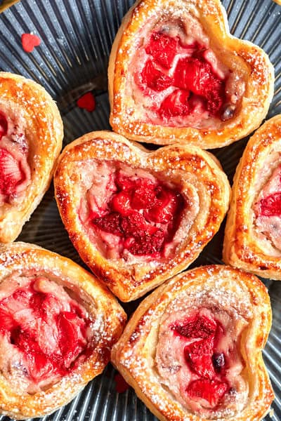 strawberry cream cheese heart puffs