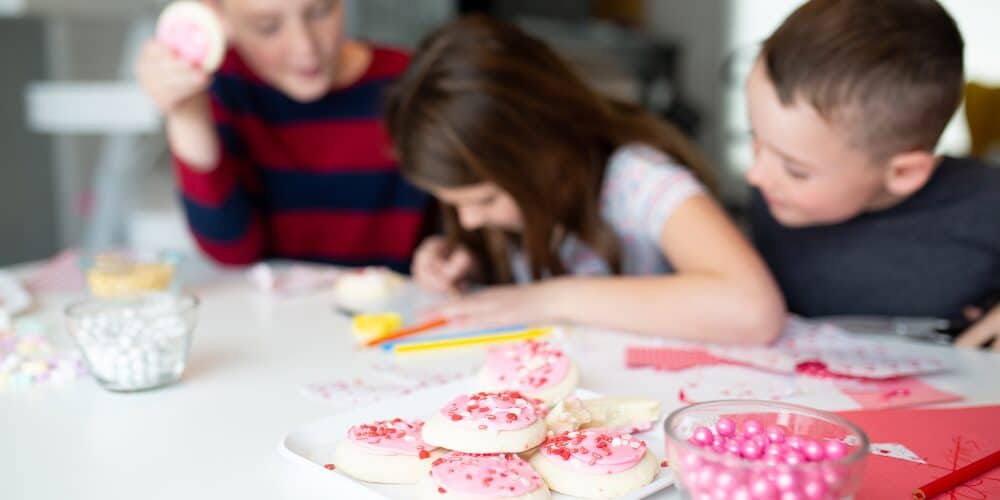 kids making cards