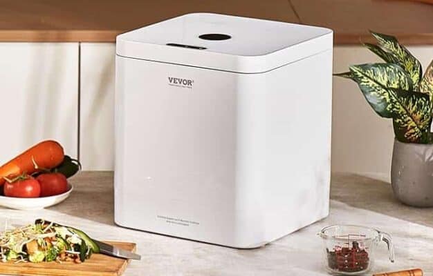 White kitchen compost bin on countertop