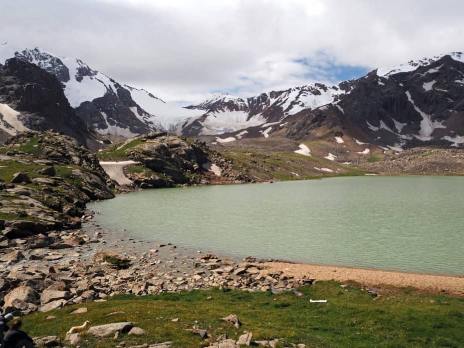 Lac et neiges éternelles