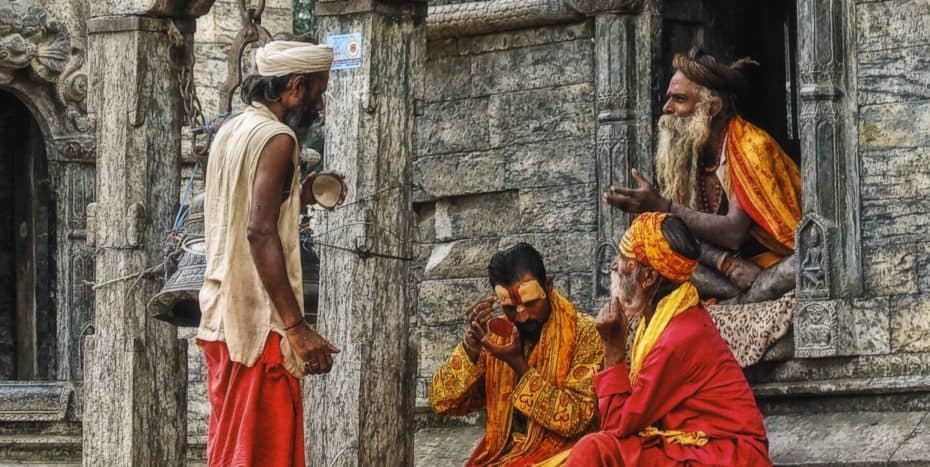 Sadhus autour des temples des Pashupatinath