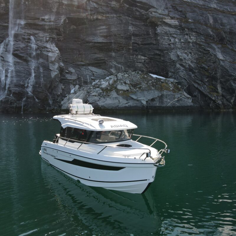 Asiaq-boat