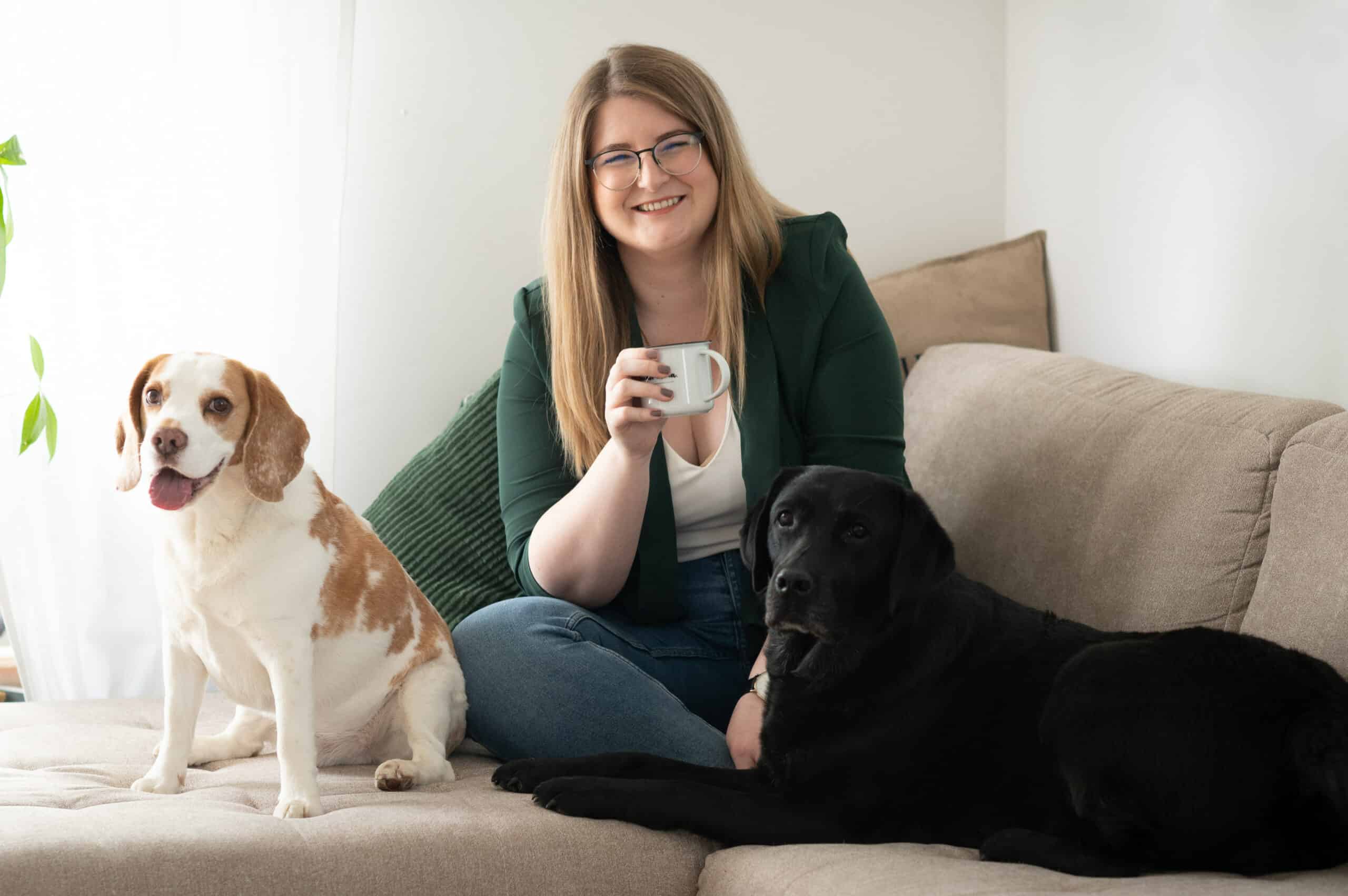 kerstin-quast-hund-alleine-bleiben-bürohunde