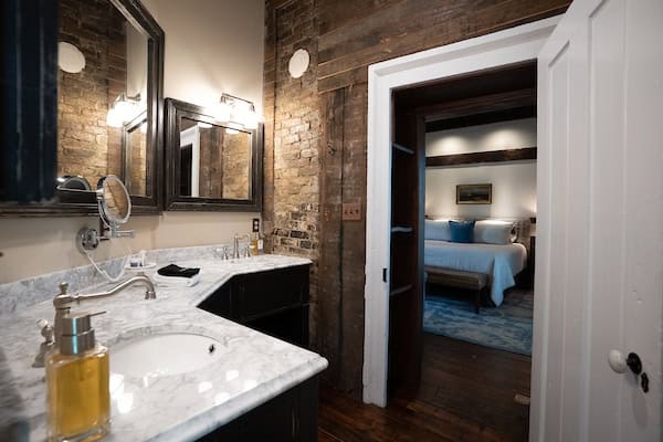 Full bath with a steam shower in the master bedroom at the Hart House